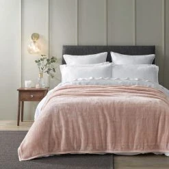 Morgan & Finch Luxton Blanket - Blush