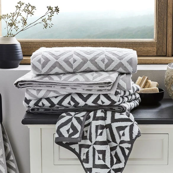 Morgan & Finch Hampton Towel - Charcoal Ivory 3 Morgan & Finch Hampton Towel - Charcoal Ivory