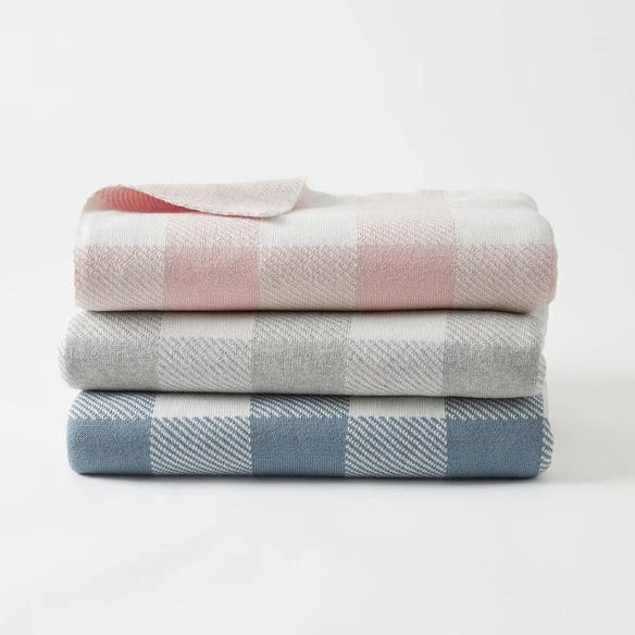 Morgan & Finch Gingham Kids Throw - Pale Pink/Ivory 3 Morgan & Finch Gingham Kids Throw - Pale Pink/Ivory