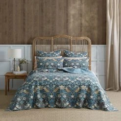 Morris & Co Strawberry Thief Bed Spread