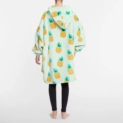 Morgan & Finch Pineapple Hooded Sherpa Blanket -Morgan & Finch Shop 22530201 V03