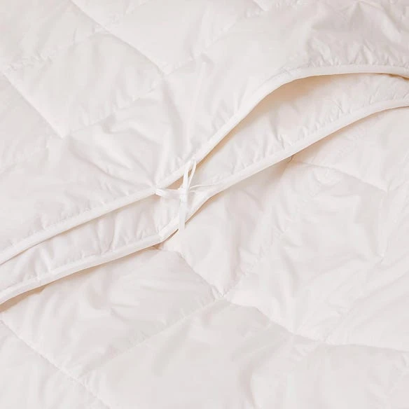 Cotton House Seasons Australian Pure Wool Filled Quilt - Image 2