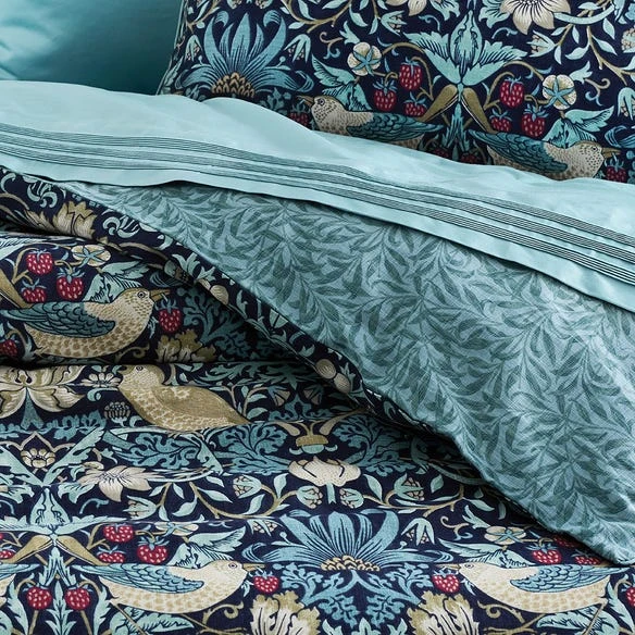 Morris & Co Strawberry Thief Quilt Cover - Ink 6 Morris & Co Strawberry Thief Quilt Cover - Ink - Image 4