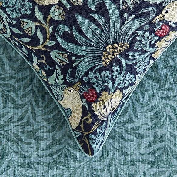 Morris & Co Strawberry Thief Quilt Cover - Ink 4 Morris & Co Strawberry Thief Quilt Cover - Ink - Image 2