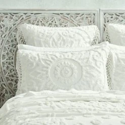 Morgan & Finch Eadie Bedspread - White -Morgan & Finch Shop M F Eadie BS Pillow 1