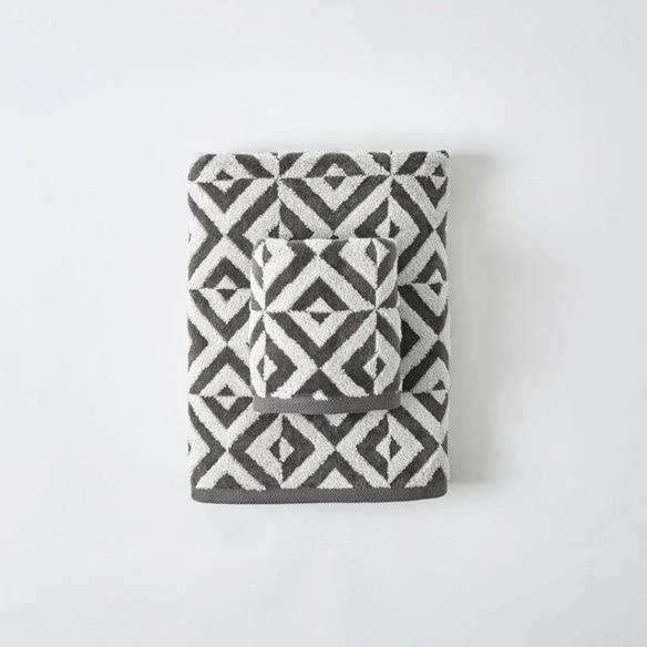 Morgan & Finch Hampton Towel - Charcoal Ivory 5 Morgan & Finch Hampton Towel - Charcoal Ivory - Image 3