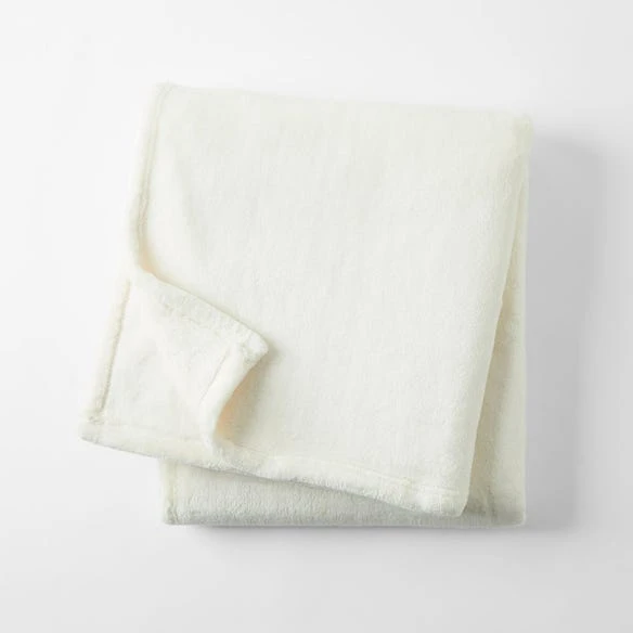 Morgan & Finch Kingston Throws - Cream 5 Morgan & Finch Kingston Throws - Cream - Image 3